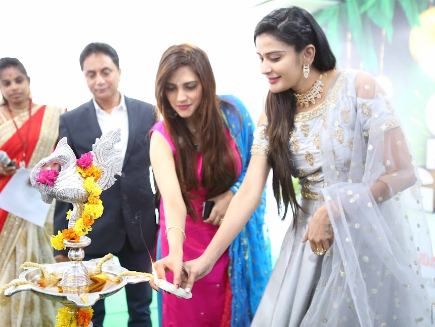 Sita Narayan & Jenny Honey at Great Eastern Retail Showroom