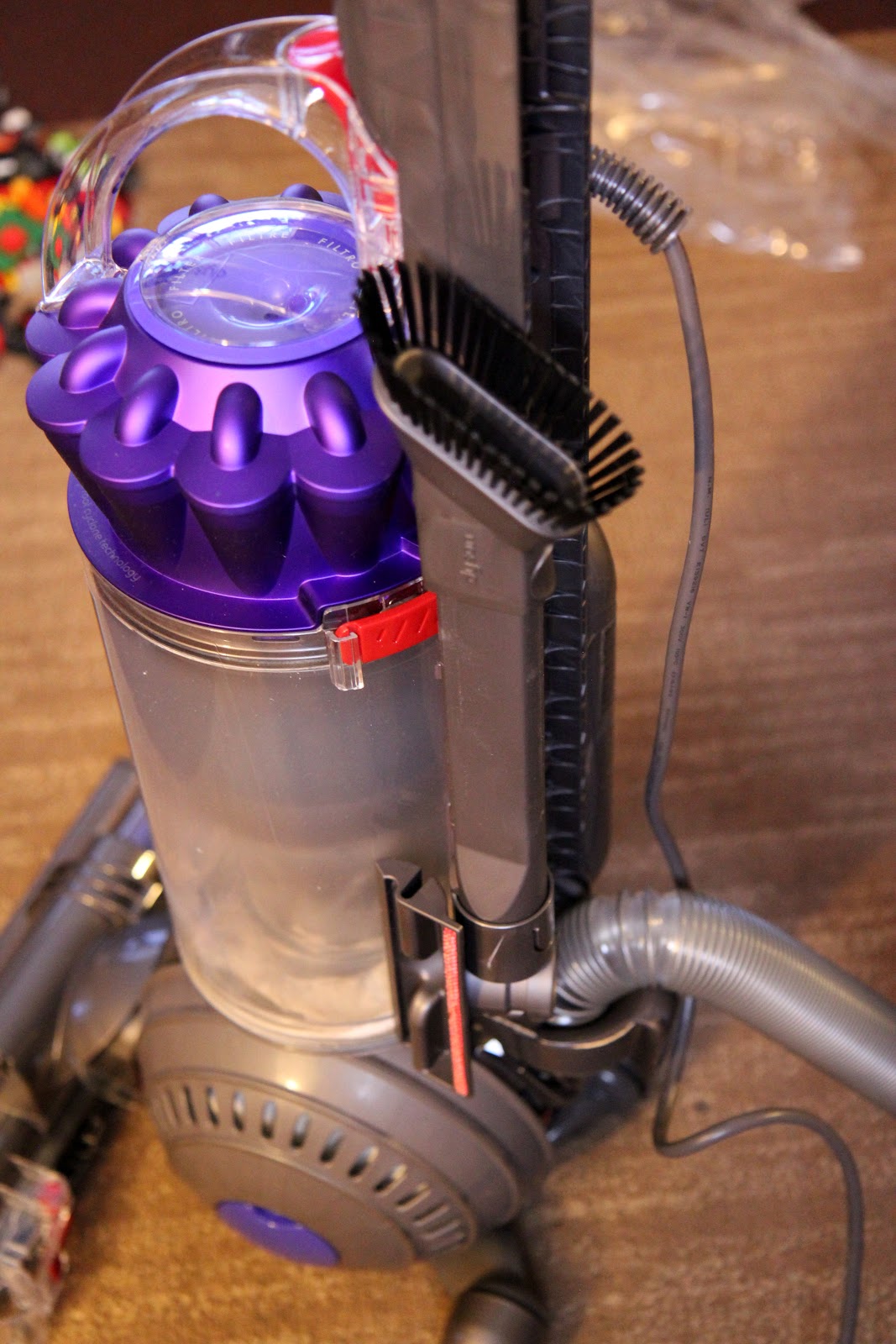Review of the Dyson Ball Animal Bagless Upright Vacuum
