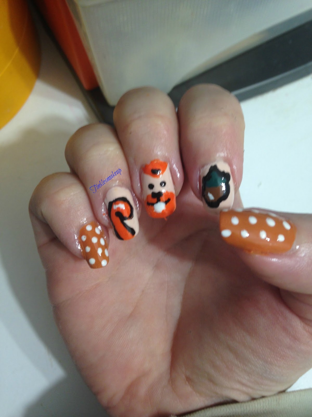 Tinklesmakeup Squirrel /scoiattolo nail art