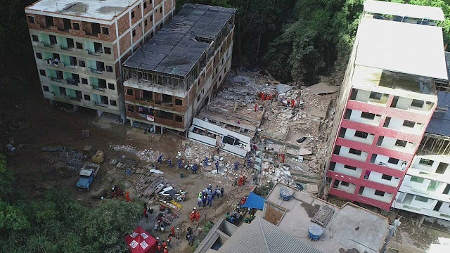 Corpos de duas crianças são encontrados sob escombros no Rio; mortos chega a 22