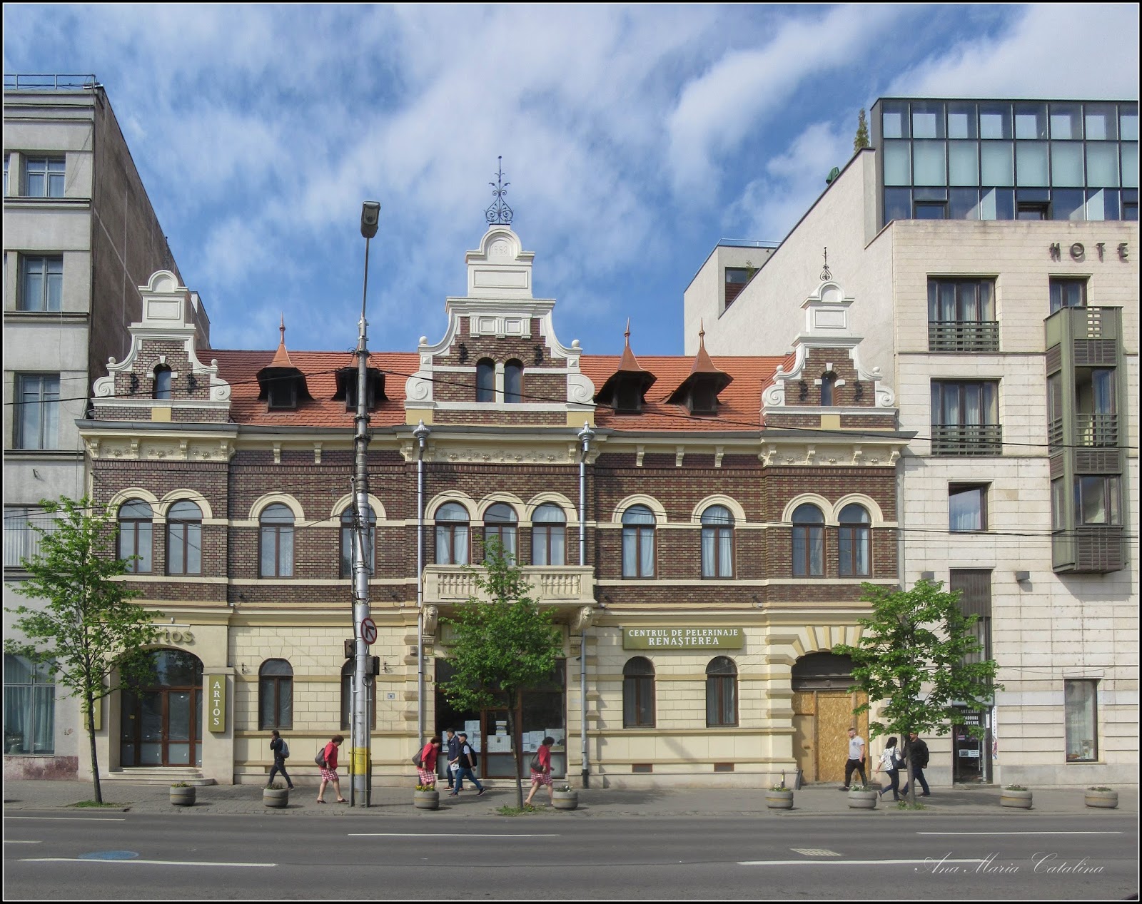 Lumea văzută din Turda ClujNapoca Piata Avram Iancu