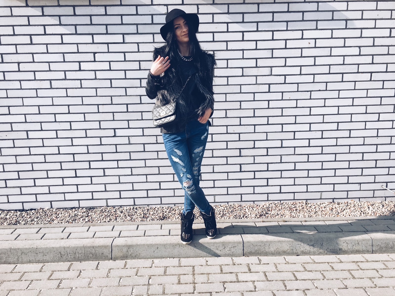 FUR & LEATHER JACKET | fashion lover, photography, beauty & lifestyle.