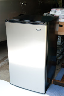 heygreenie: sanyo mini fridge