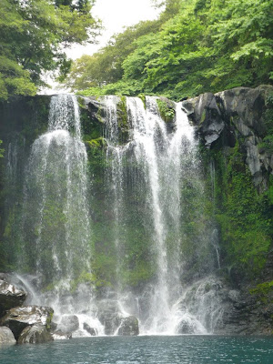 Chute de Cheonjeyeon Ile de Jeju Corée du sud Chute de Cheonjeyeon Ile de Jeju Corée du sud