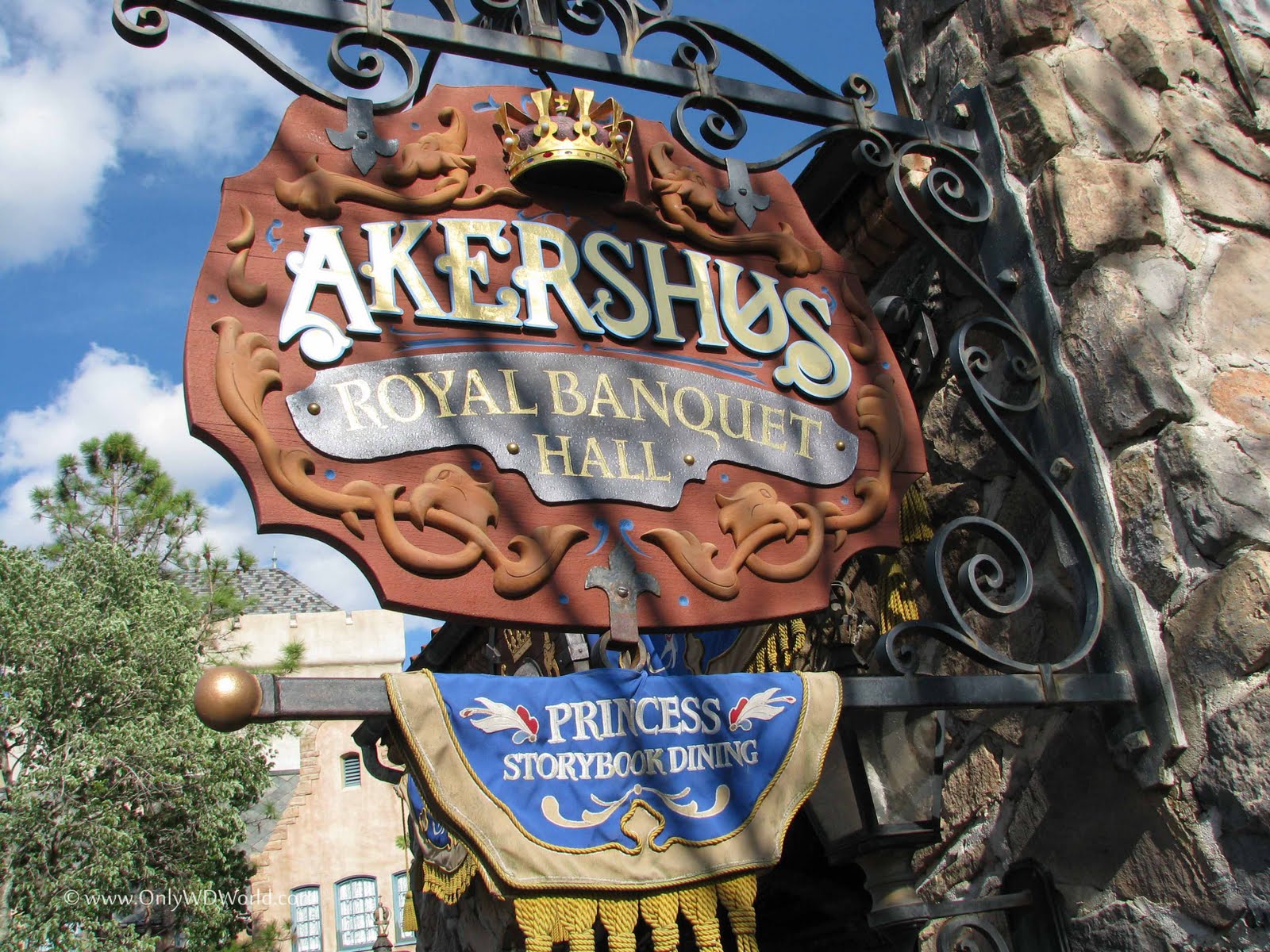 Disney Dining Plan Three Disney World Restaurants You Must Try disney-dining-plan-three-disney-world-restaurants-you-must-try