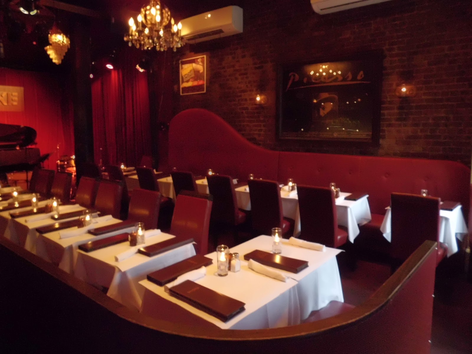 walking the city Smoke Jazz Club