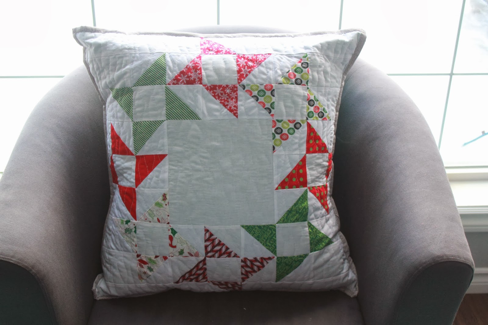 Meet the Eliuks DIY Christmas Quilted Pillows