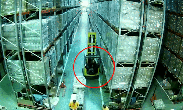 Warehouse%2BCollapse.gif