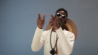 VIDEO: Mr Eazi – Billboards (Freestyle) VIDEO: Mr Eazi – Billboards (Freestyle)
