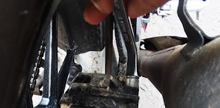 Cara Memperbaiki Rem Cakram Motor Blong Atau Masuk Angin Cara Memperbaiki Rem Cakram Motor Blong Atau Masuk Angin