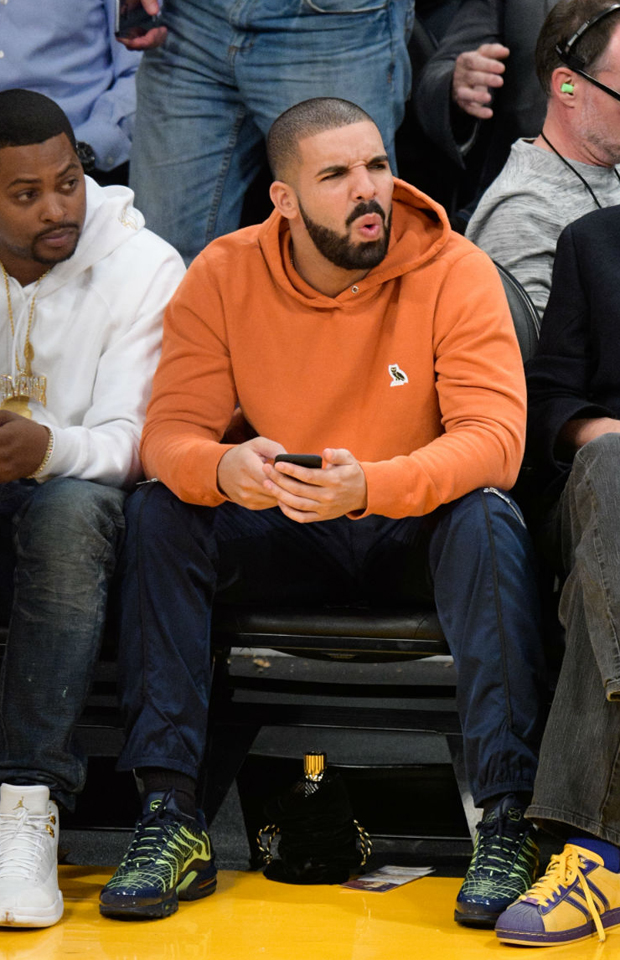 drake nike air max plus