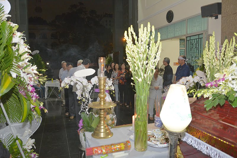 2017 Nov 26 Kính viếng Cô , Gs Nguyễn Thị Lâu