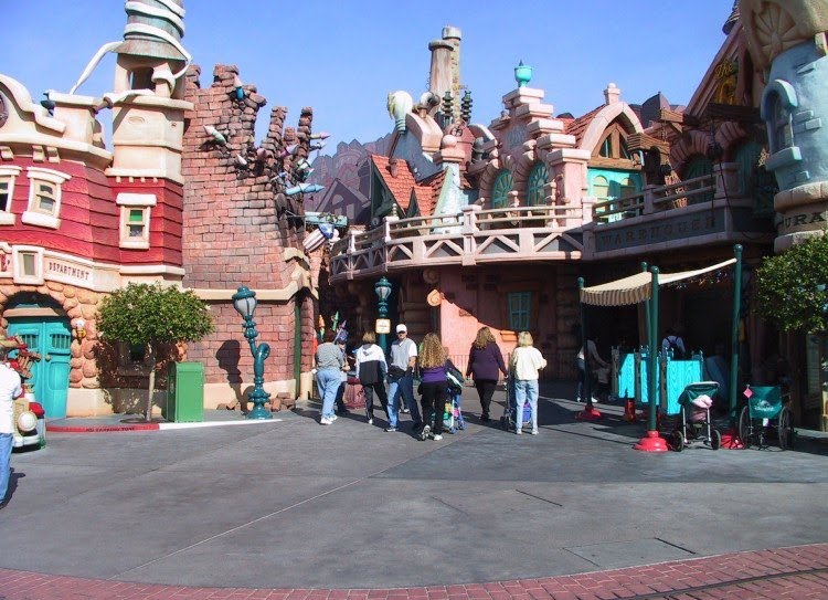 ImNotBad.com - A Jessica Rabbit Site: Exclusive Roger Rabbit Ride ...