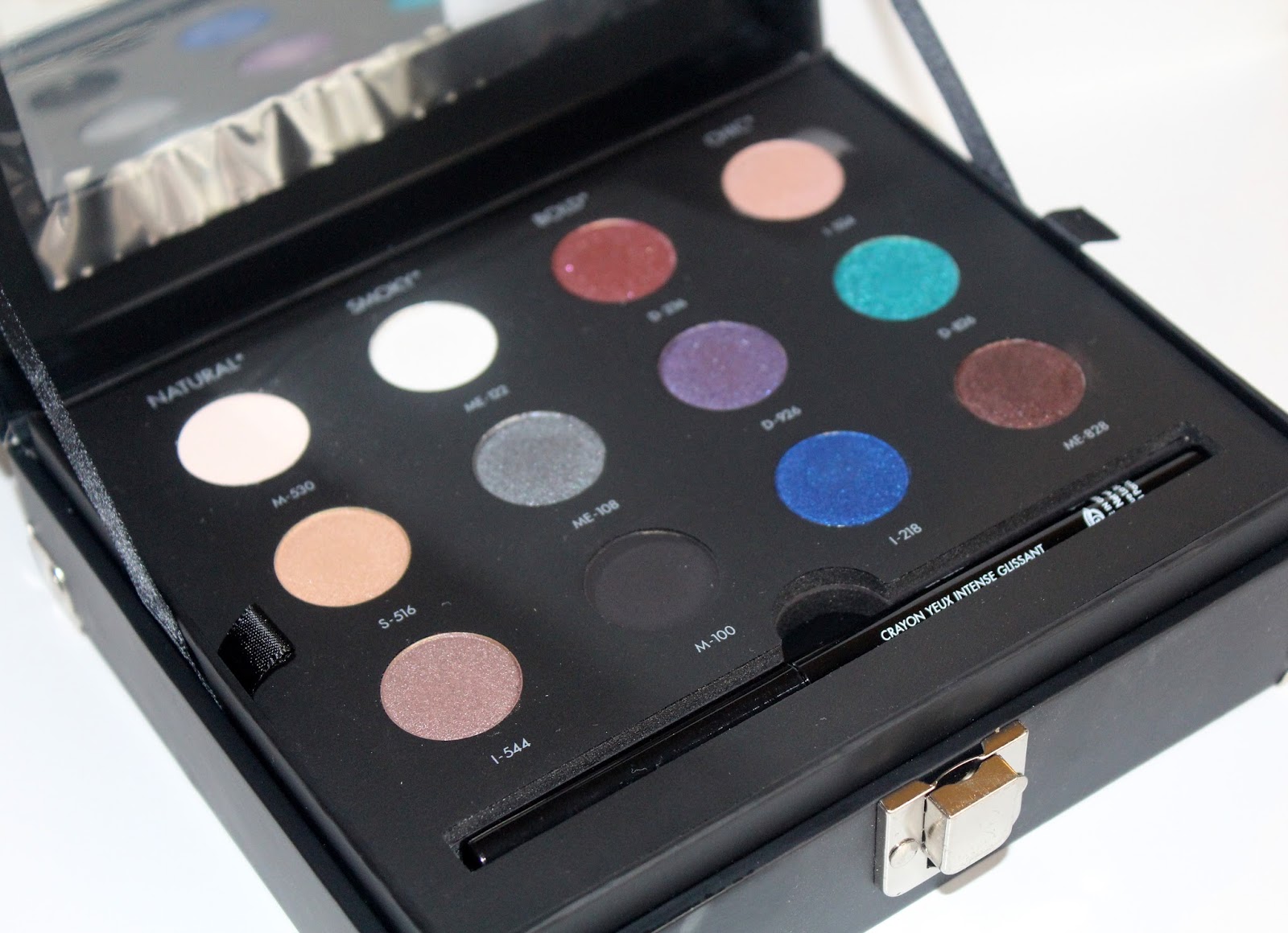 Ana Loves Makeup forever Studio Case