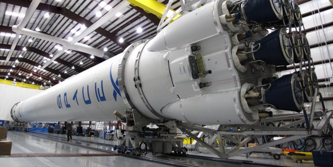 Falcon-9-Rocket-in-the-Hangar-660x332.jpg