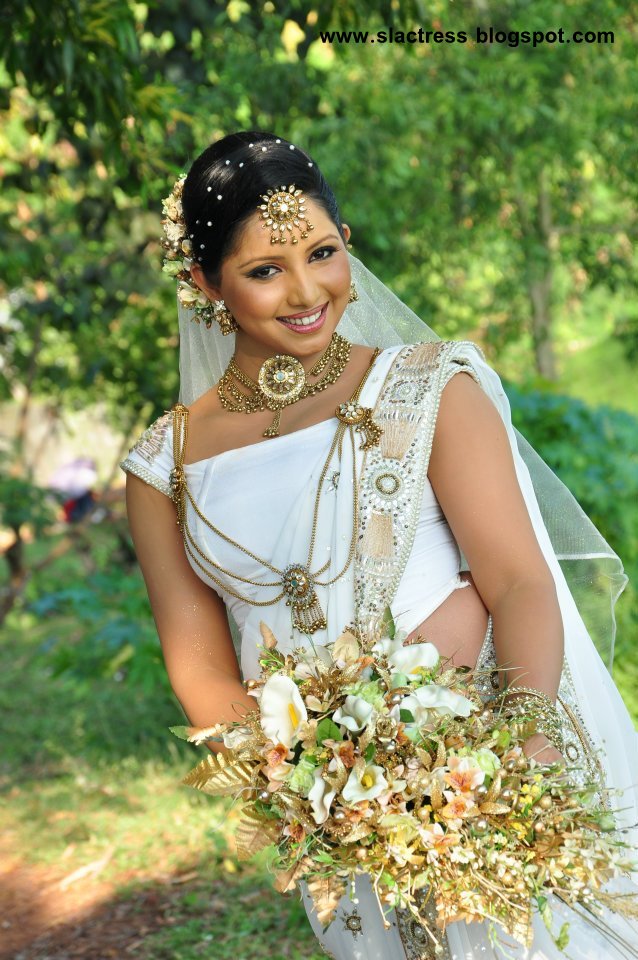 srilankan actress picture gallery: Jayani Chathurangika