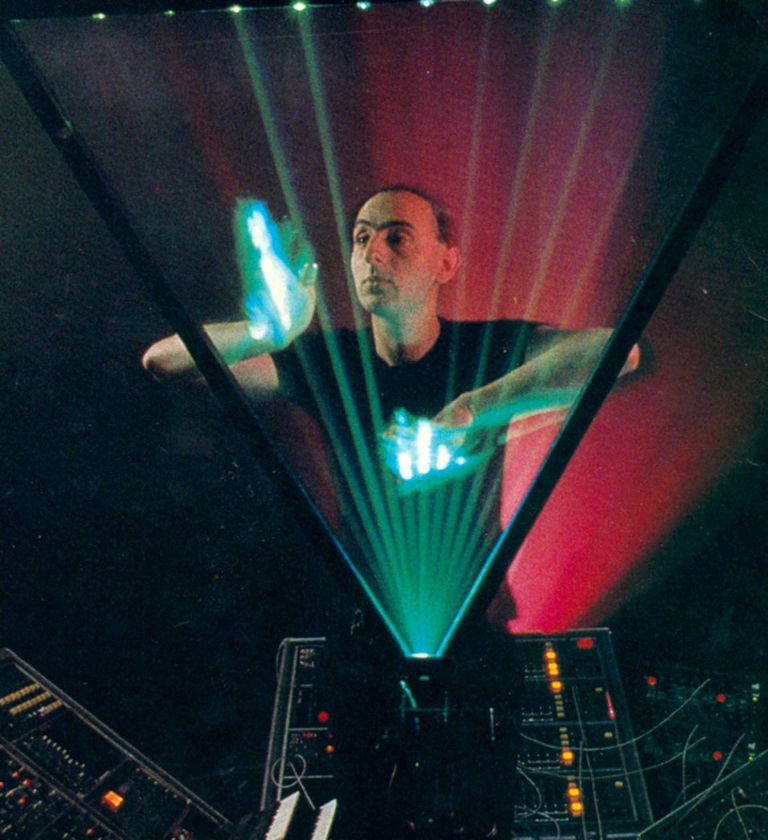 (怒りの以下略) 「レーザーハープ」の第一人者による、『砂の惑星』イメージアルバム ― Bernard Szajner『Visions of