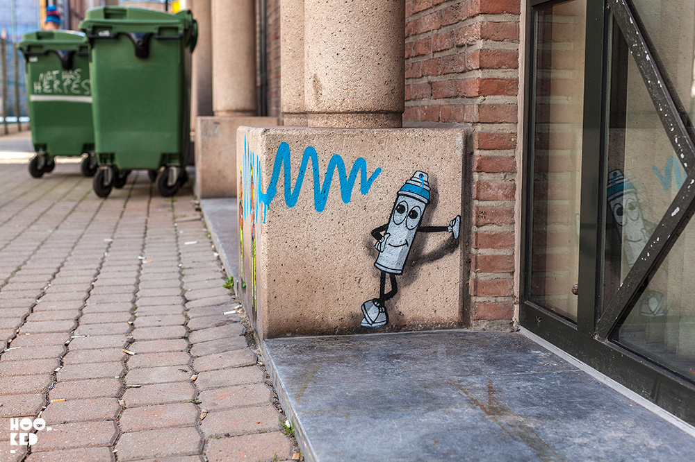 Street Artist OakOak and Jaune in Ostend, Belgium. Photo ©Hookedblog / Mark Rigney