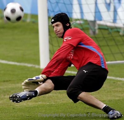 Petr Cech Kiper Terbaik di Dunia 2012