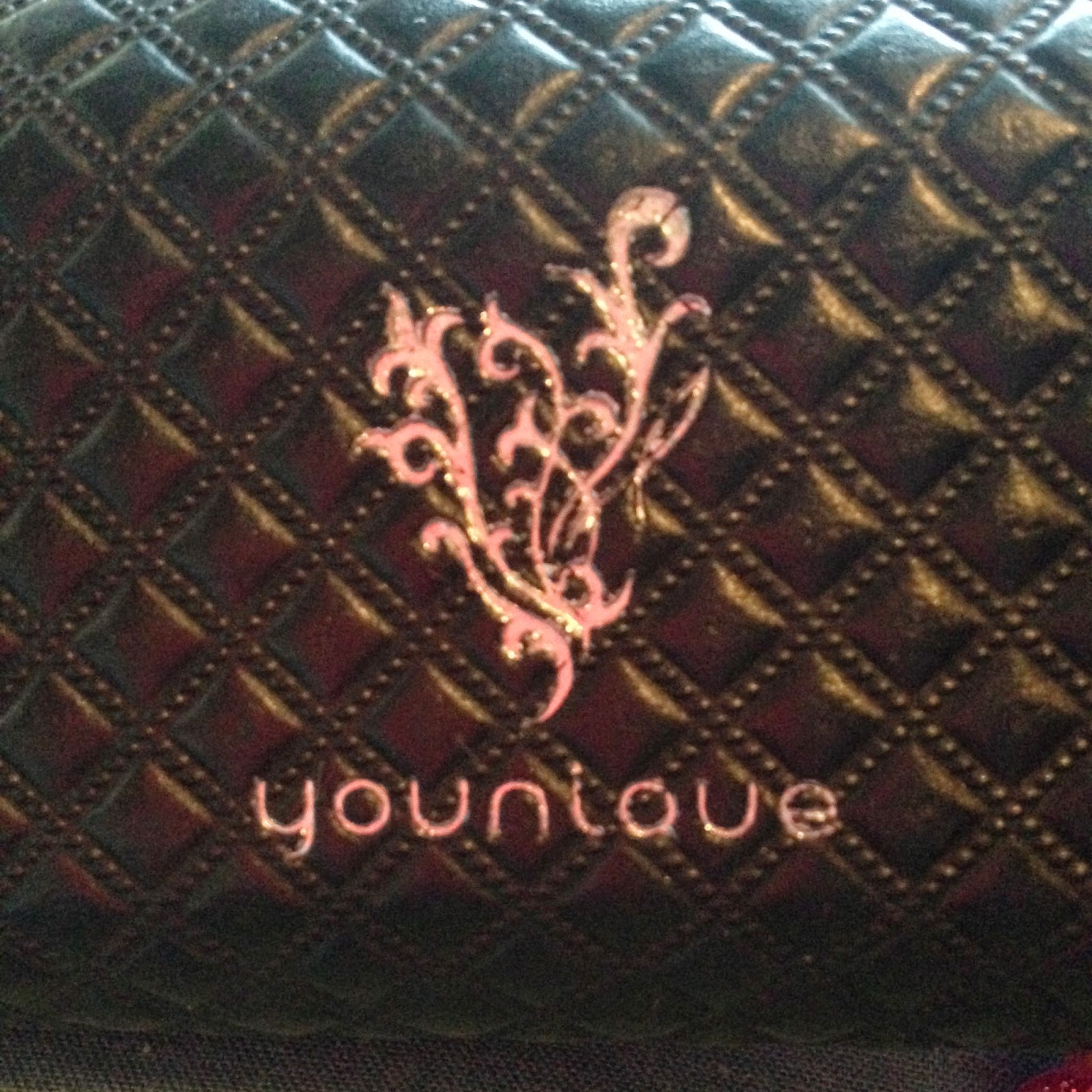younique logo