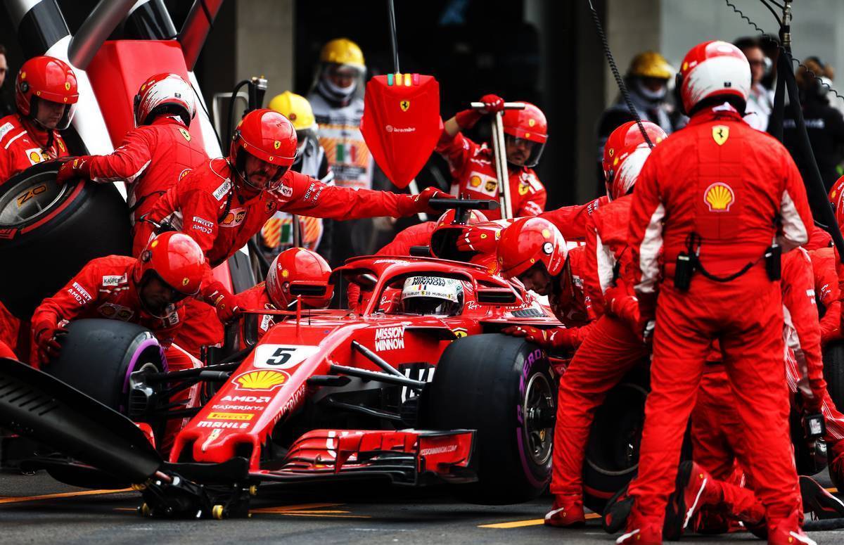 Формула 1 u. Ferrari f1 пит стоп. Пит стоп формула 1. Пит стоп Феррари формула 1. Формула 1 Pit stop.
