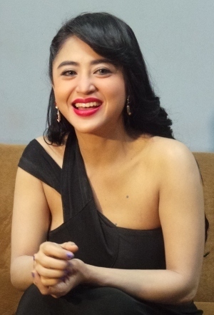 Profil dan Biodata Dewi Persik - Cekprofil.id