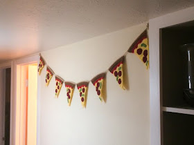 Pizza bunting crochet