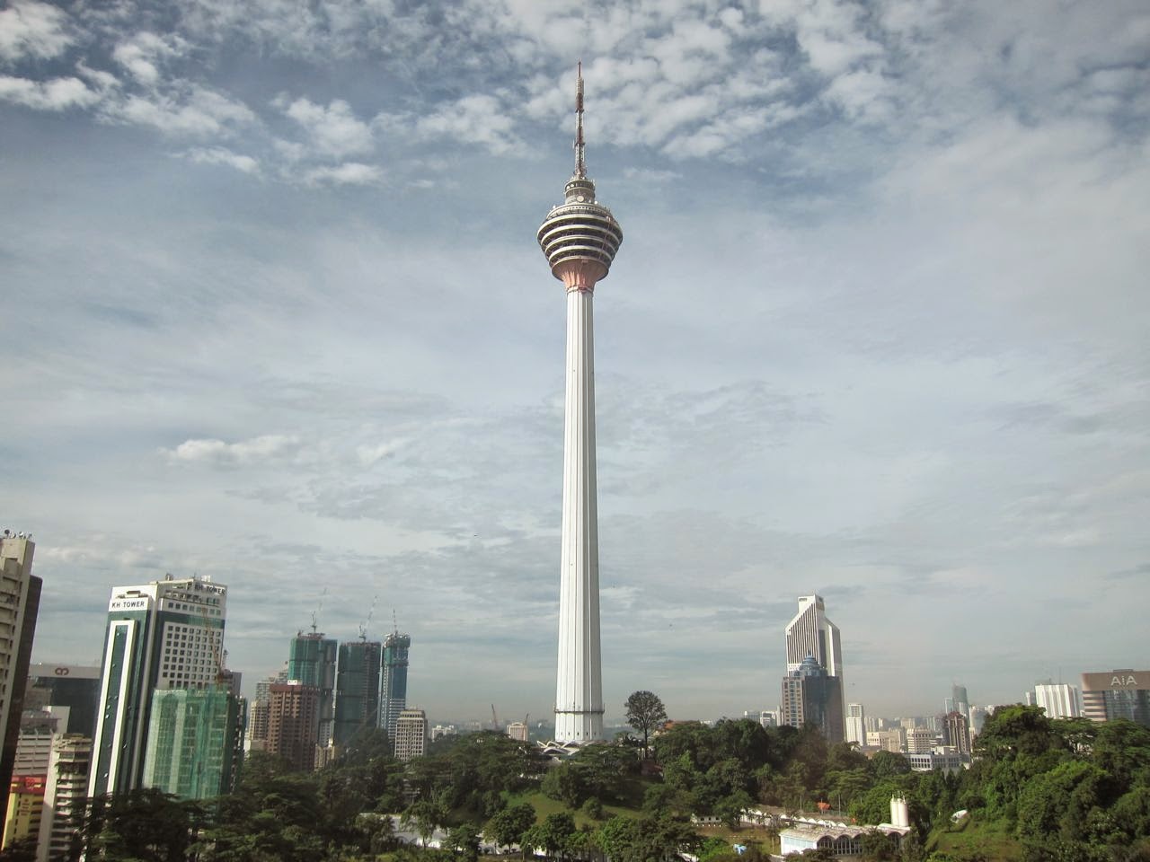 менара (menara kuala lumpur). телебашня куала. башня менара куала-лумпур. башня менара куала-лумпур. телебашня куала лумпур.