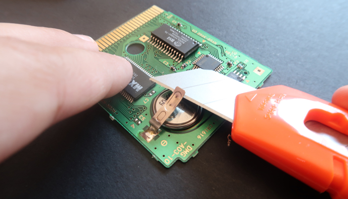 How to change a Game battery without soldering