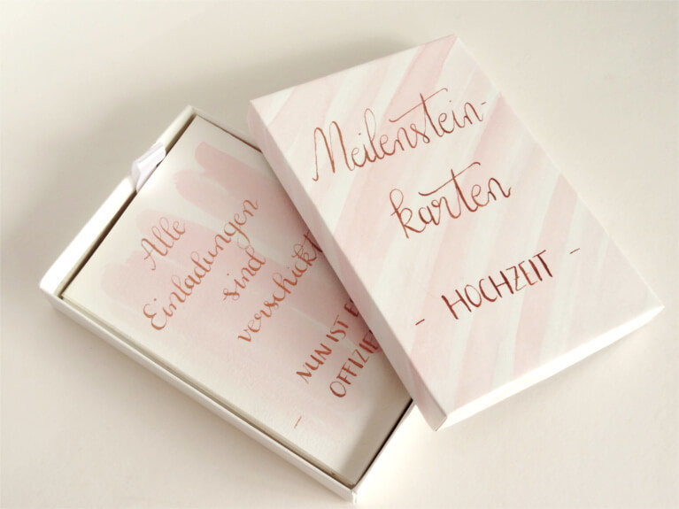 DIY Schachtel für Meilensteinkarten Hochzeit DIY-Braut DIY-Hochzeit rosa kupfer