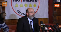 http://2.bp.blogspot.com/-MraHOlK5MjQ/UUYmdrCaiCI/AAAAAAAAHBU/KfMqTMv9z-Q/s200/Vito-Crimi-3.jpg
