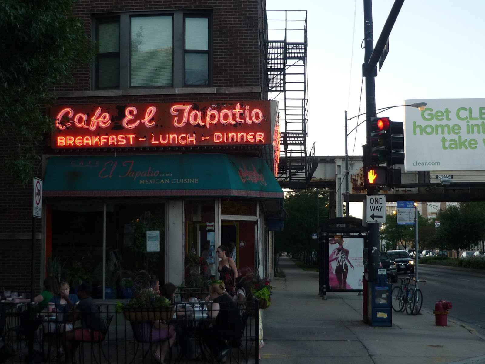 Smokin' Chokin' and Chowing with the King Outdoor Mexican Dining