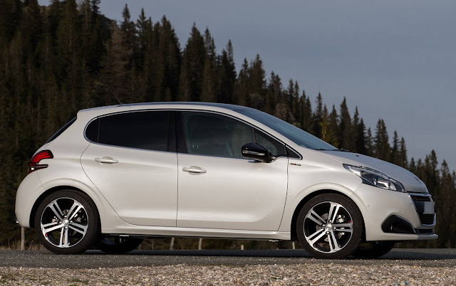 Novo%2BPeugeot%2B208%2BGT%2B2017-lateral