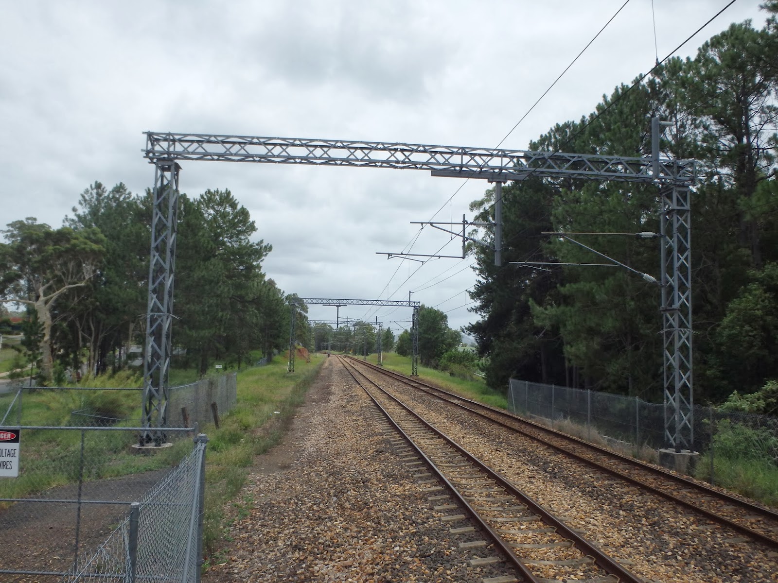 trainspotting glasshouse mountains