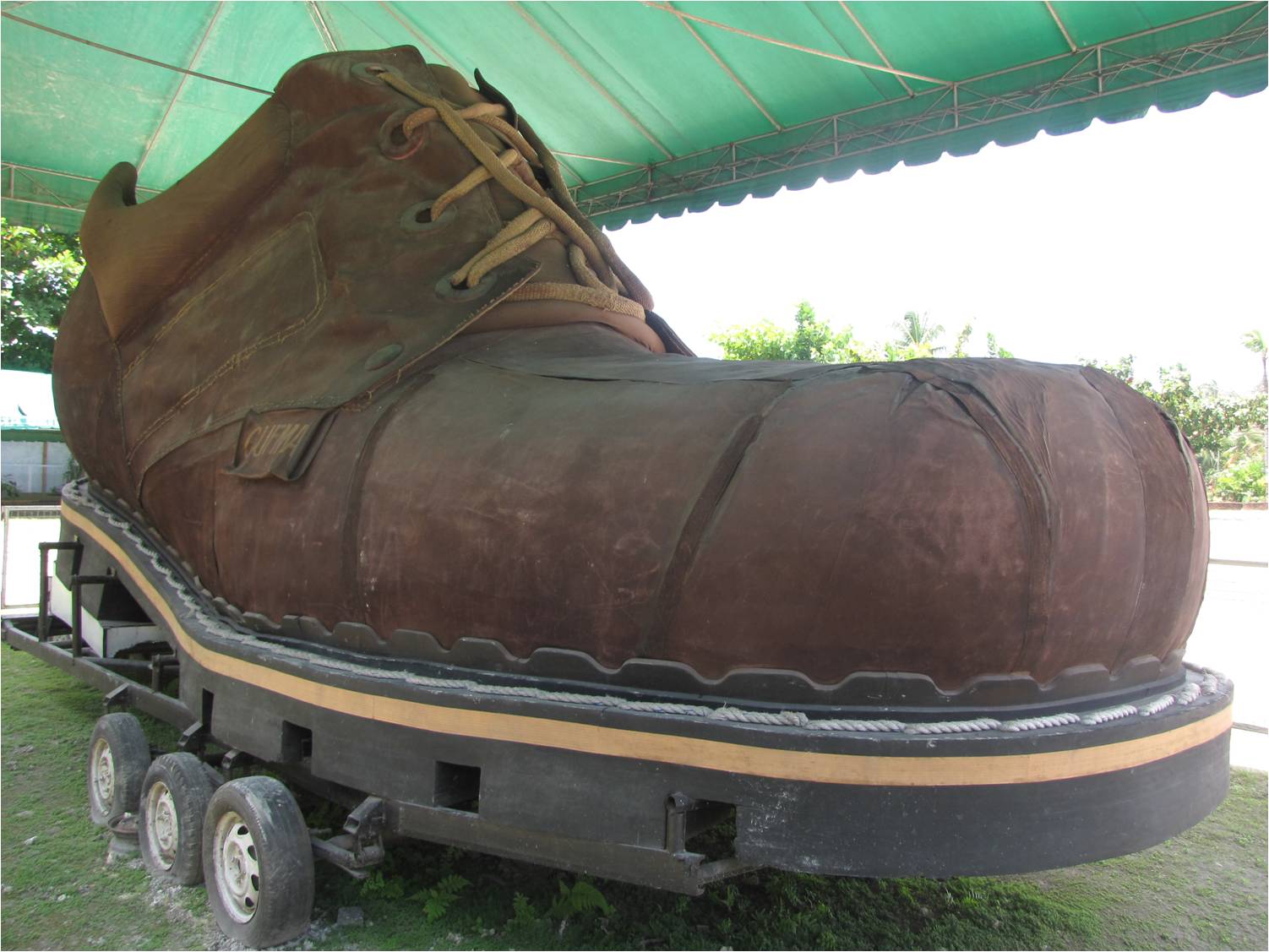 PERUGIA LA VITA È BELLA 3 2011 08 09 Shoe Factory, Carcar, Cebu