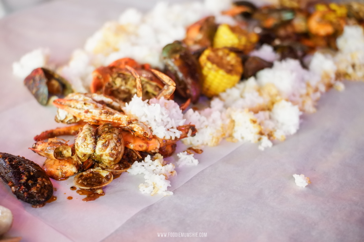 Dampa Seafood Grill is Now "Dumping" Fresh Seafood in Manila