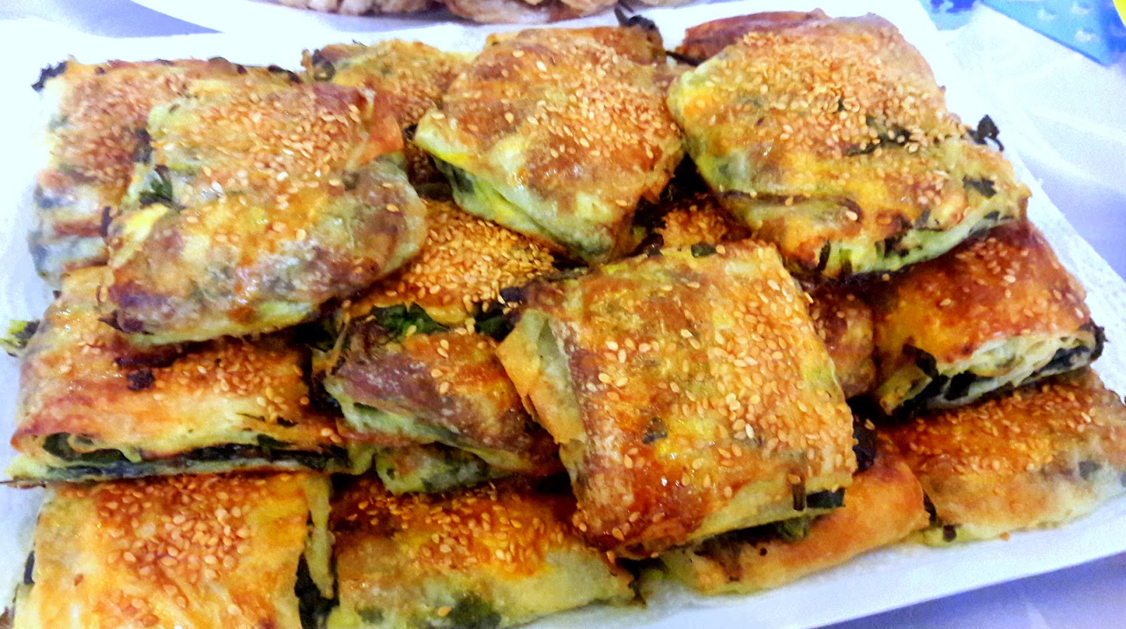ISPANAKLI DİLİM BÖREK GÜLO ANNE MUTFAKTA