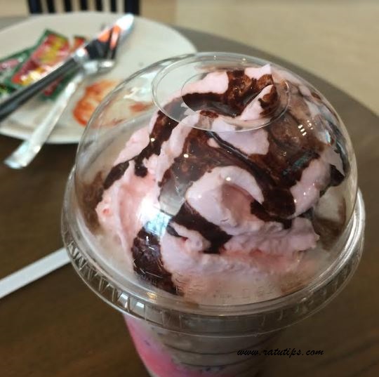 Review Starbucks Birthday Cream Frappuccino, Soft and Sweety Banget!