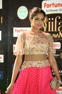 Asmita Sood in Pink skirt at IIFA Utsavam Awards 2017  Day 2  Exclusive 05