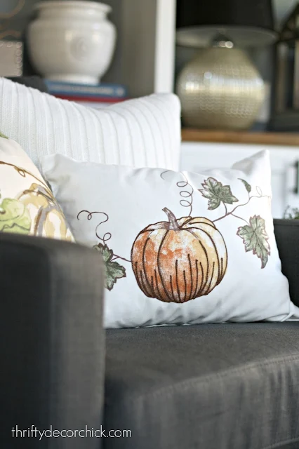 Inexpensive DIY seasonal pillows 