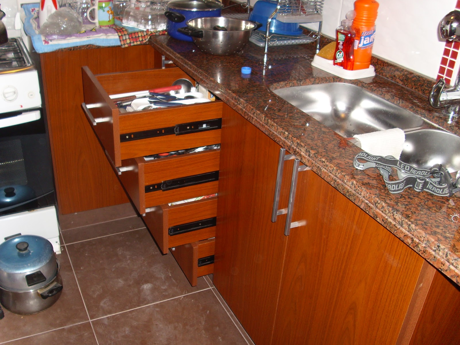 Maderas en la red: Juego completo de muebles de cocina