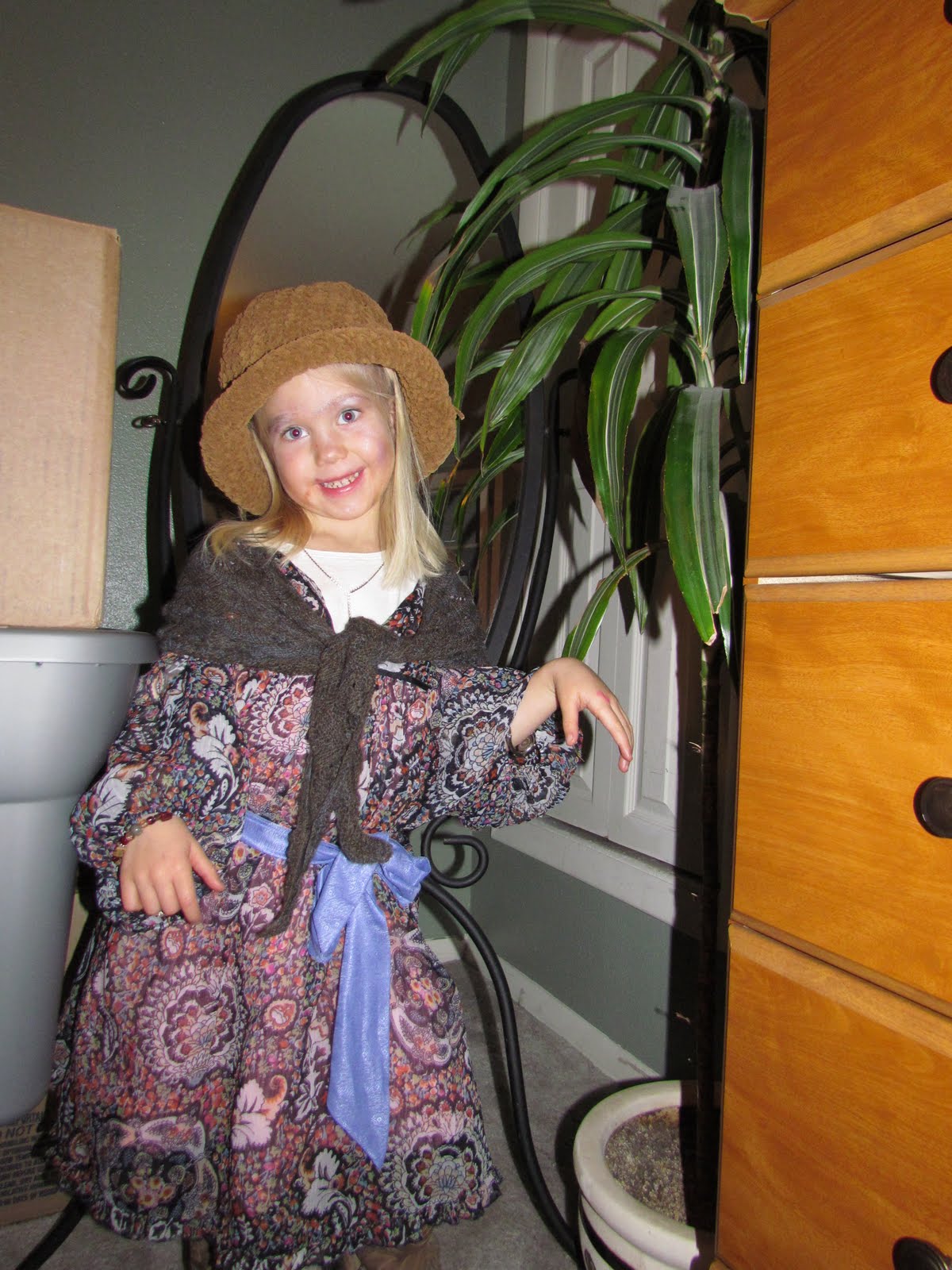 The Little Things Little Girl Dressup Fun