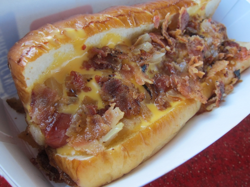 Review Sonic Cheesy Bacon Pretzel Dog Brand Eating