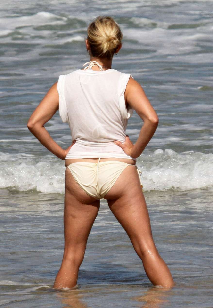 Reese Witherspoon Shows Her Breasts And Ass On The Beach The Stars