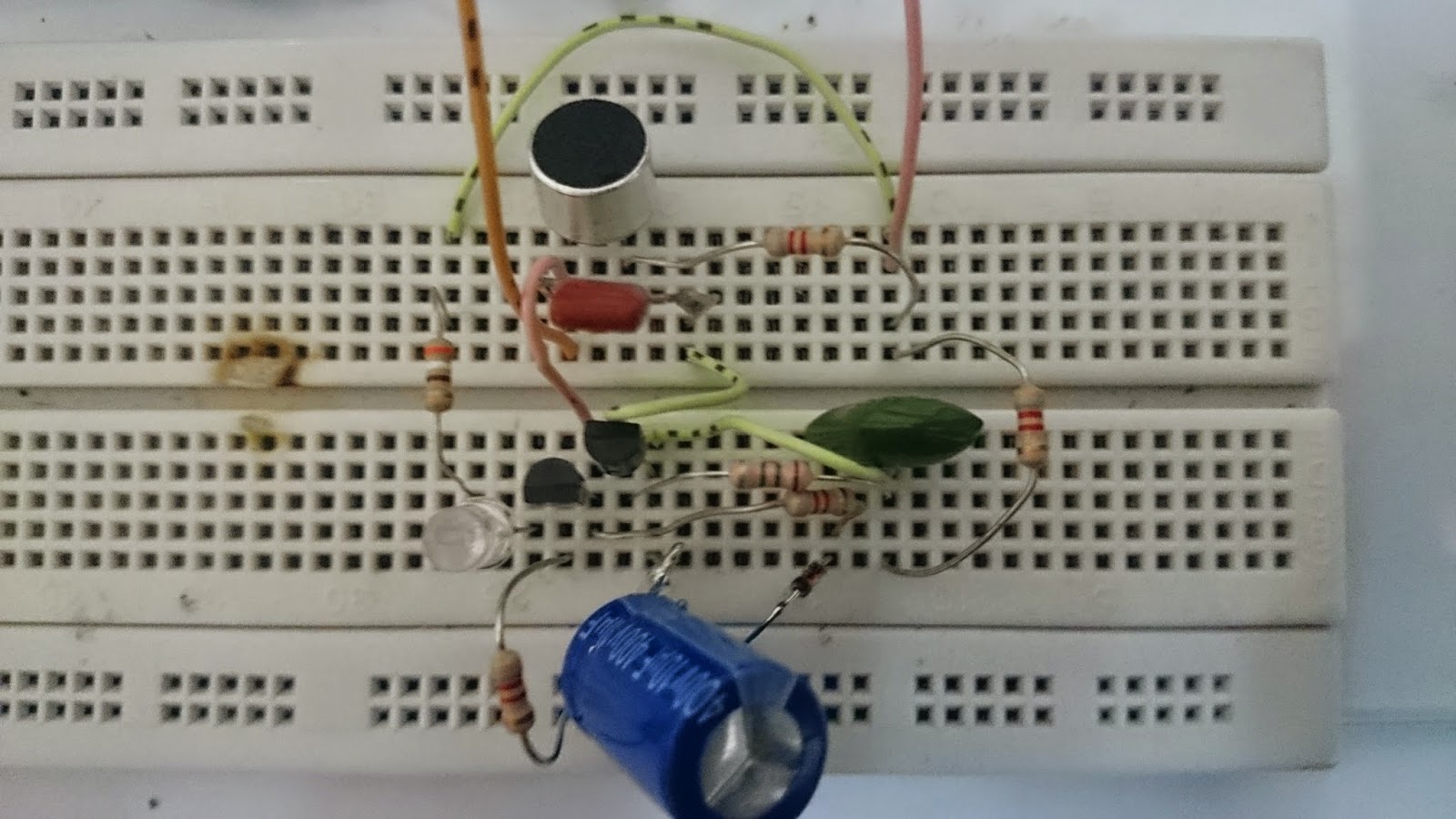 Sound detector with LED Simple Projects