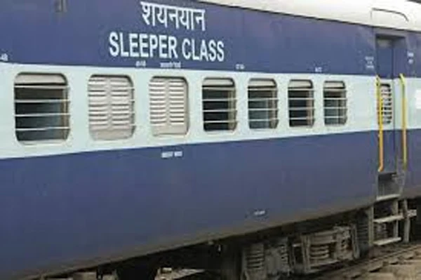 News, Kerala, Injured, Hospital, Finger injury during train travelling 