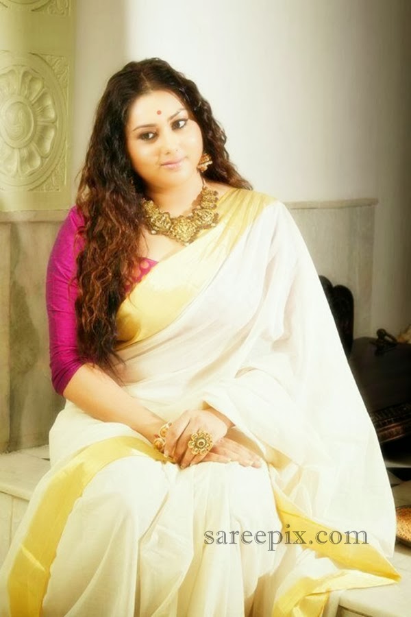 Namitha-kerala-traditional-saree.jpg