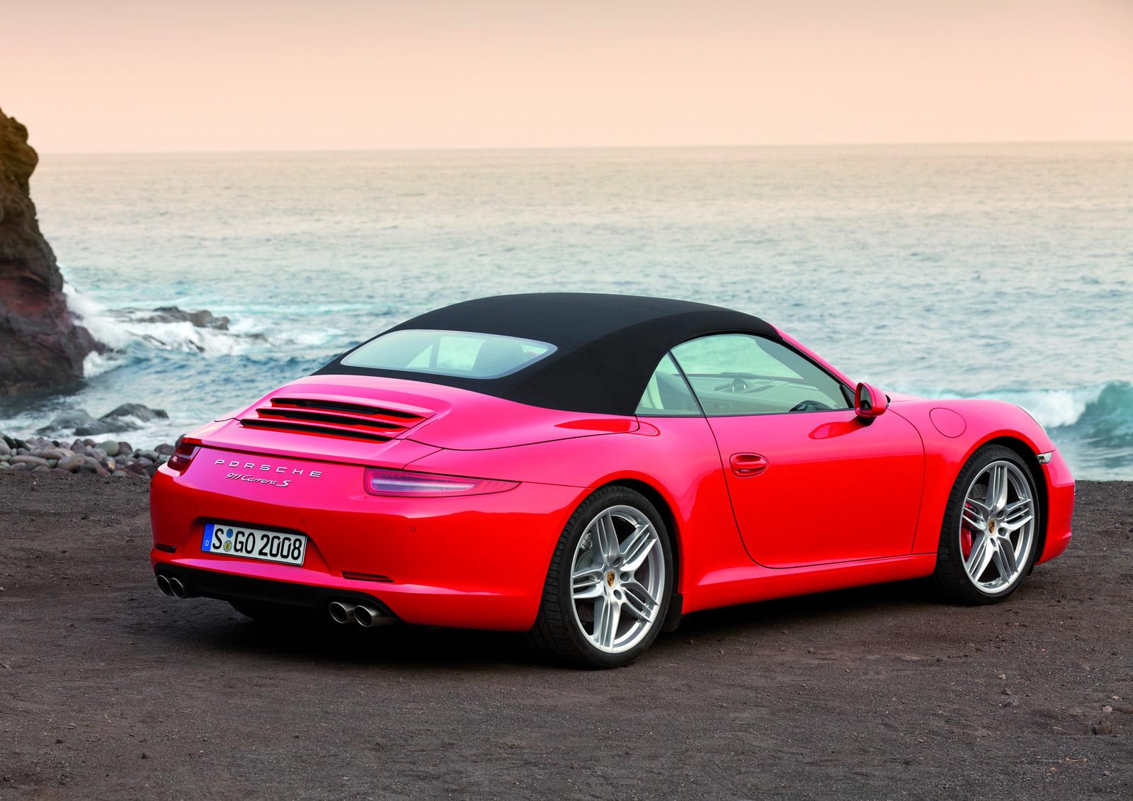 Detroit Debut: 2013 Porsche 911 Cabriolet【Video】