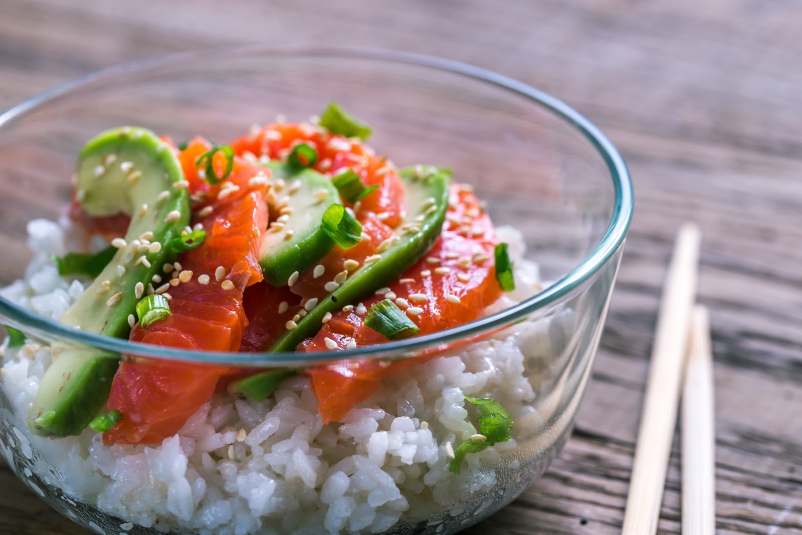 How to cook avocado salmon rice bowl
