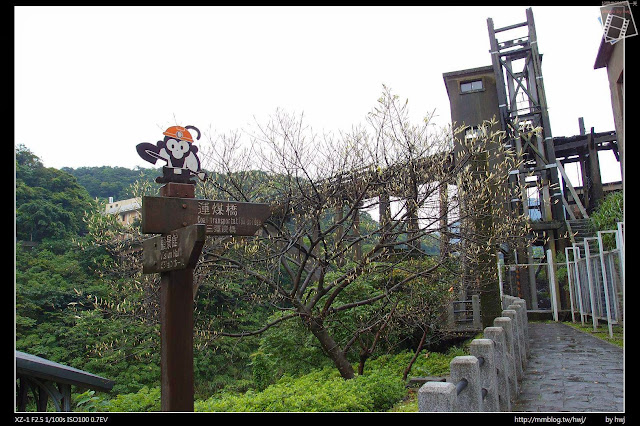 2013-04-12 基隆二日遊(1)侯硐貓村-願景館-下雨天貓都回家睡覺了_運煤橋                                                                   